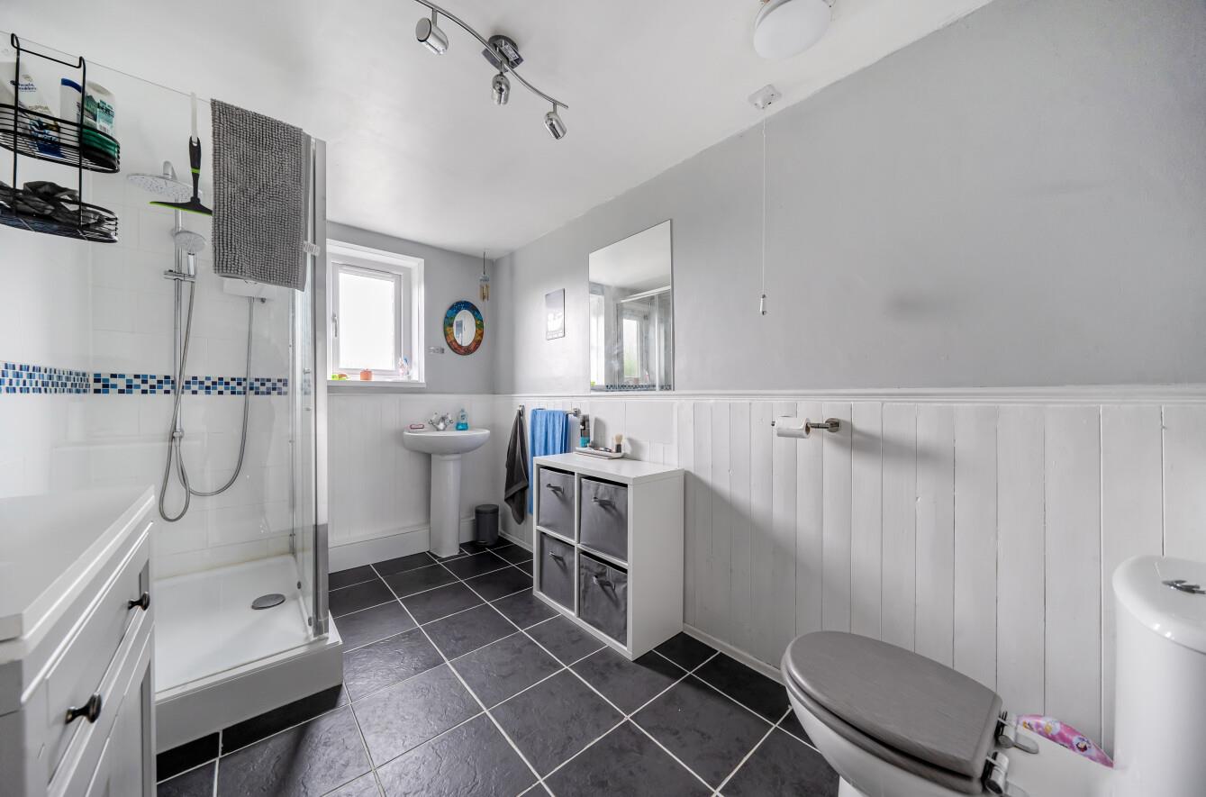 Neath Road, Ystradgynlais, Swansea, SA9 1PR